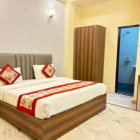 Hotel Vegas Corporate Suites Νόιντα Εξωτερικό φωτογραφία
